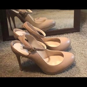 Victoria Secret Nude Pumps